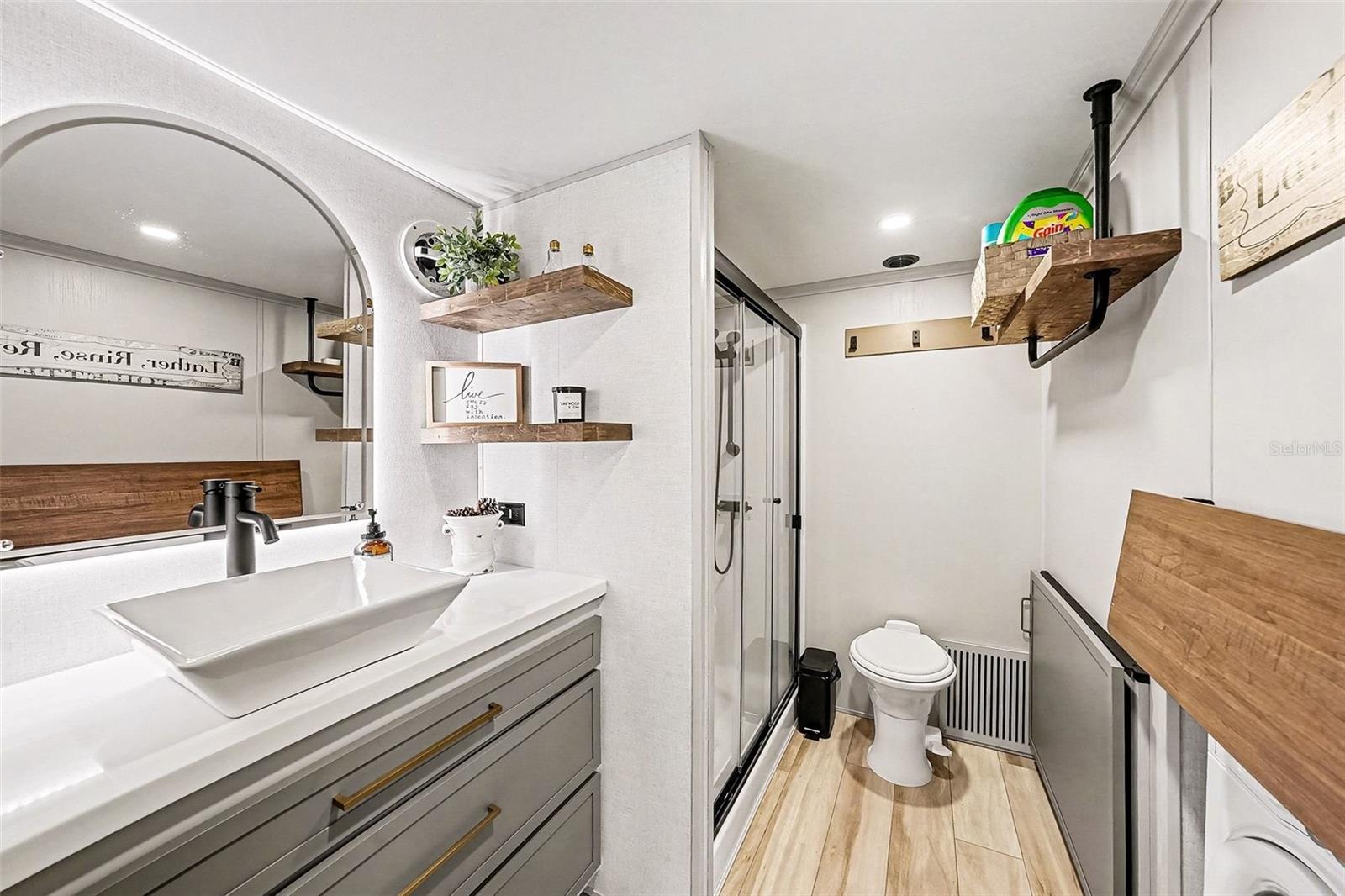 Image 48 of 56 For 17296 Raintree Road