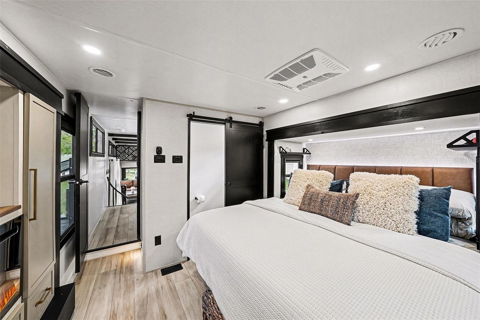 Image 50 of 56 For 17296 Raintree Road