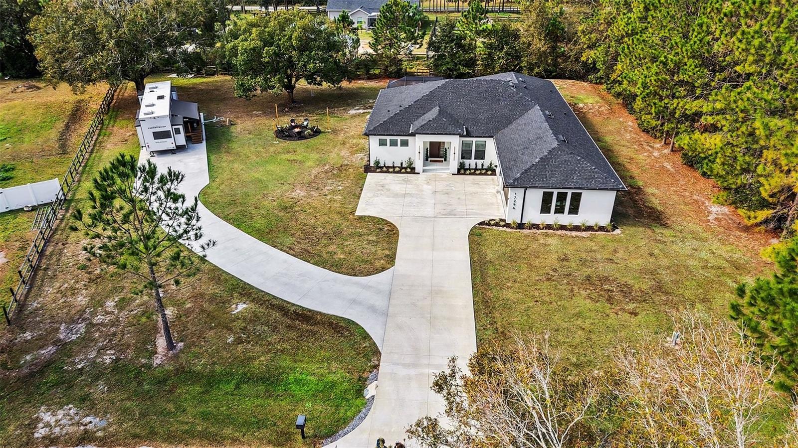 Image 6 of 56 For 17296 Raintree Road