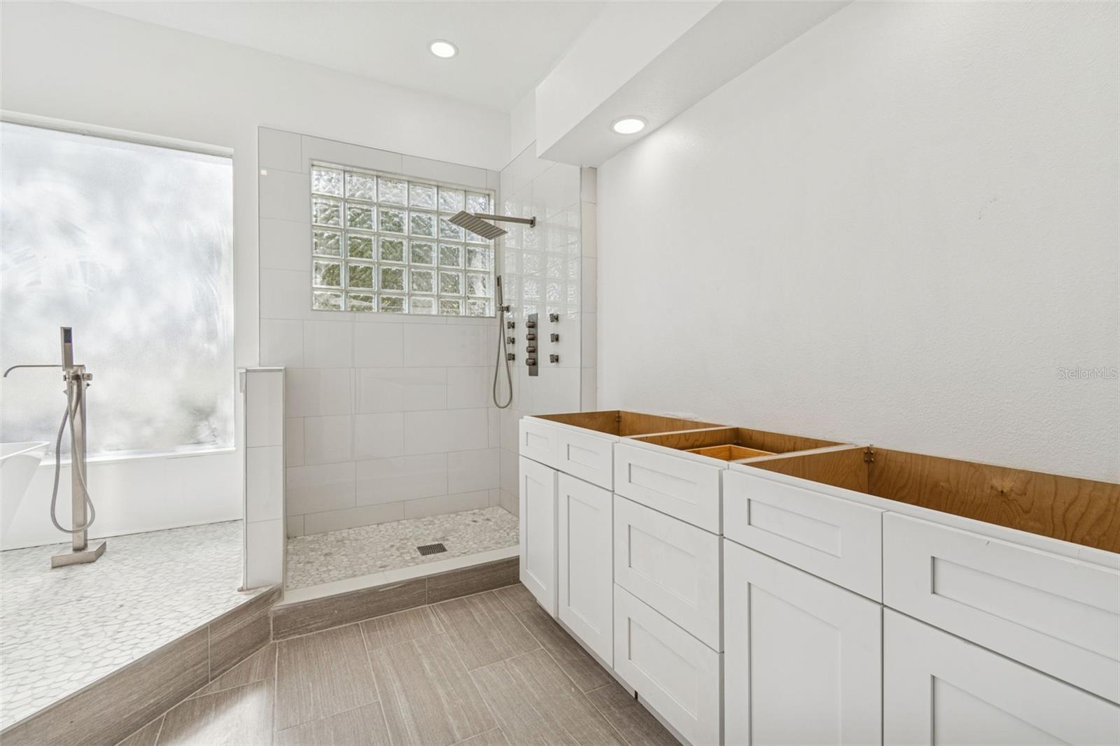 Image 73 of 100 For 9903 Bennington Drive