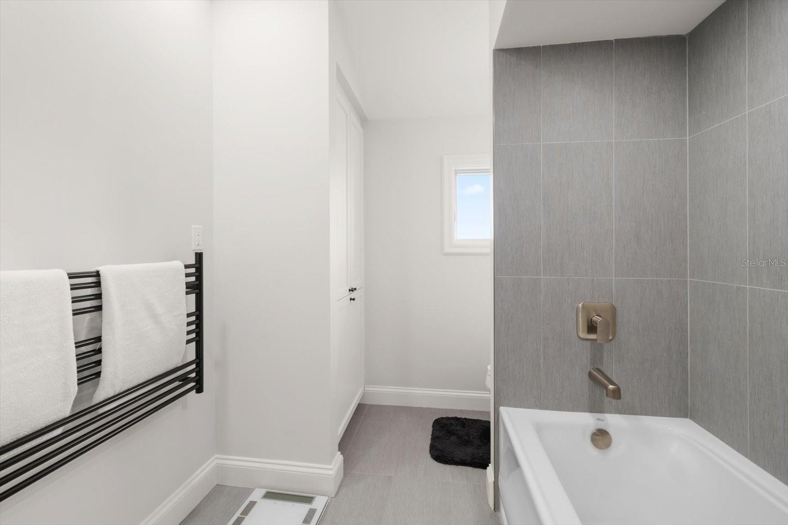 Image 62 of 100 For 430 St Andrews Drive