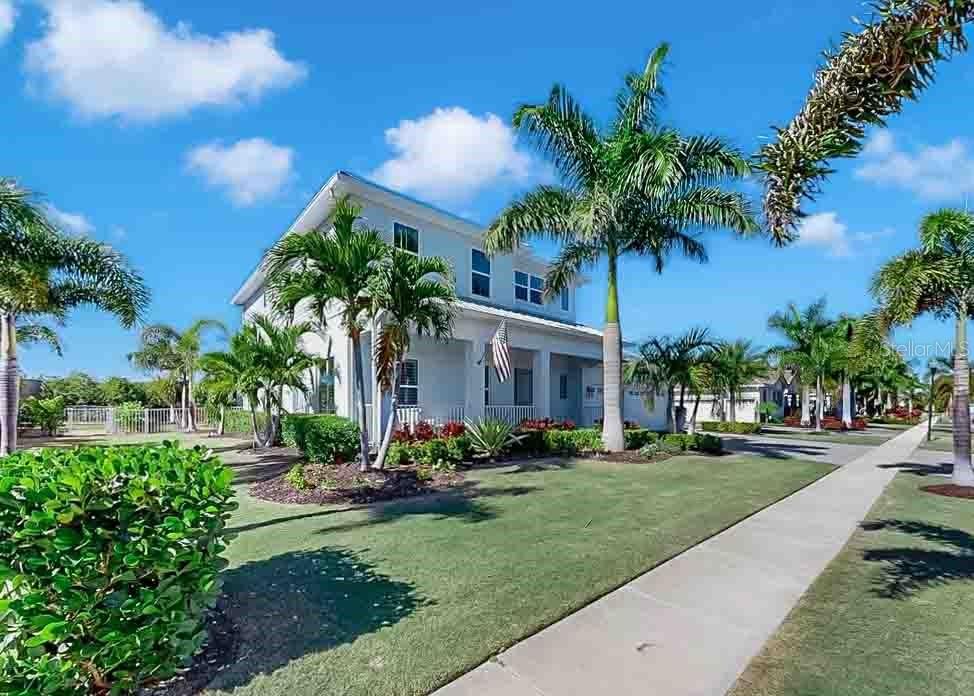 Image 10 of 100 For 826 Manns Harbor Drive