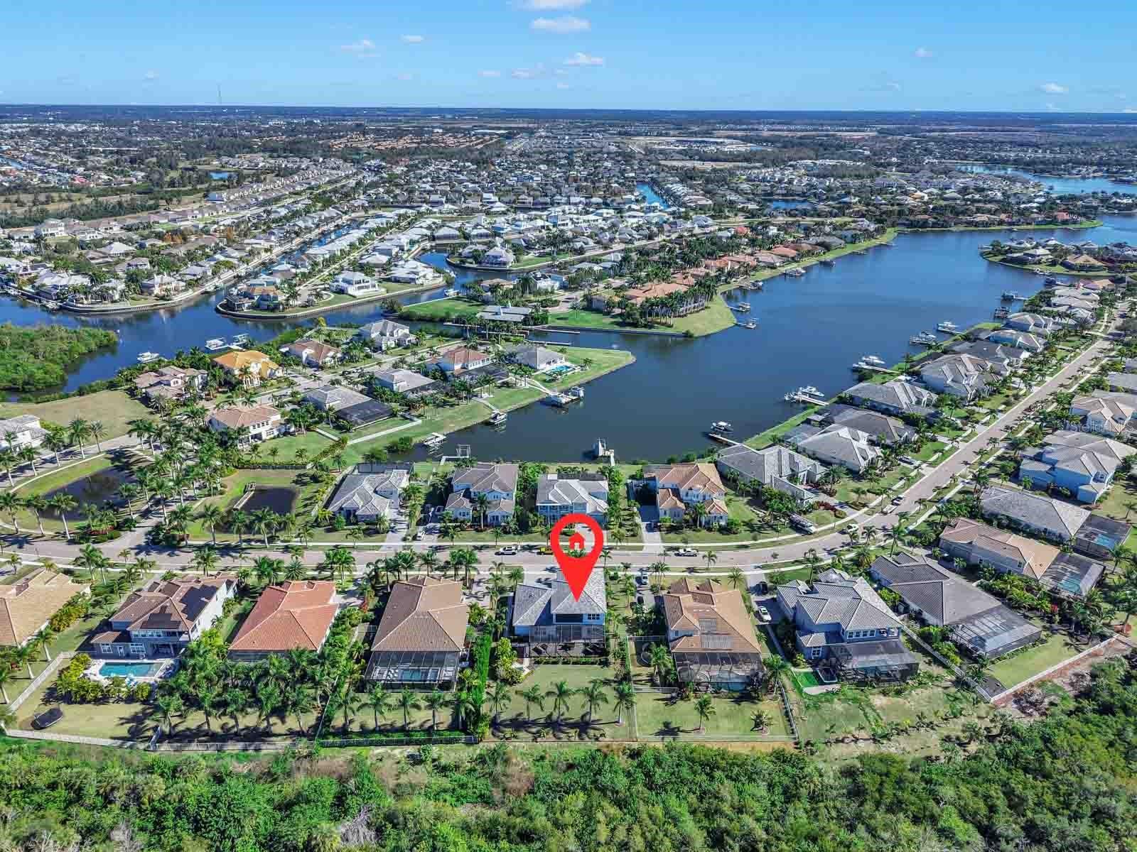 Image 9 of 100 For 826 Manns Harbor Drive