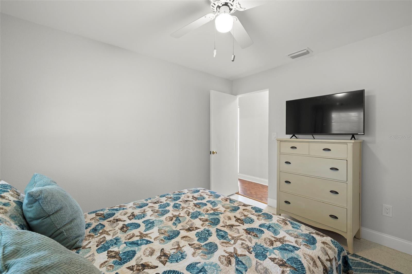 Image 21 of 47 For 8678 10th Street N