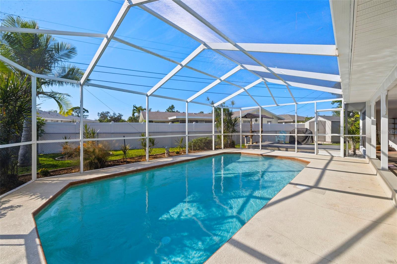 Image 33 of 47 For 8678 10th Street N