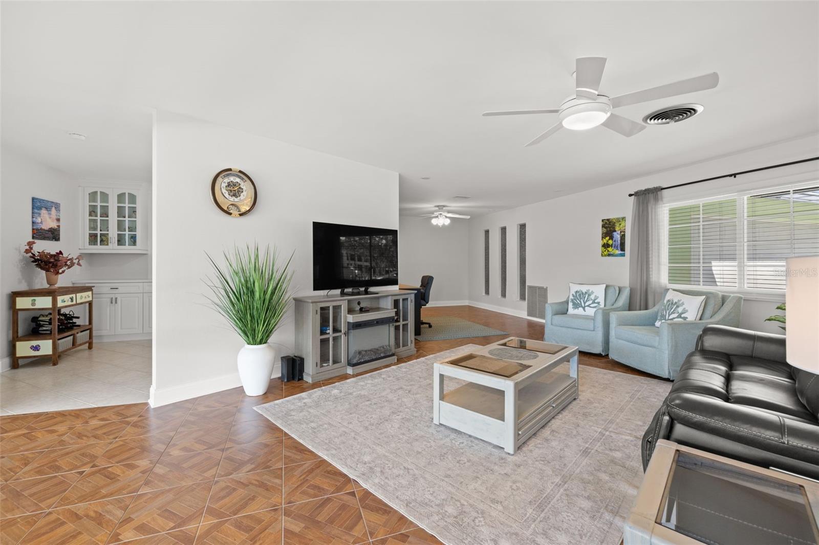 Image 5 of 47 For 8678 10th Street N