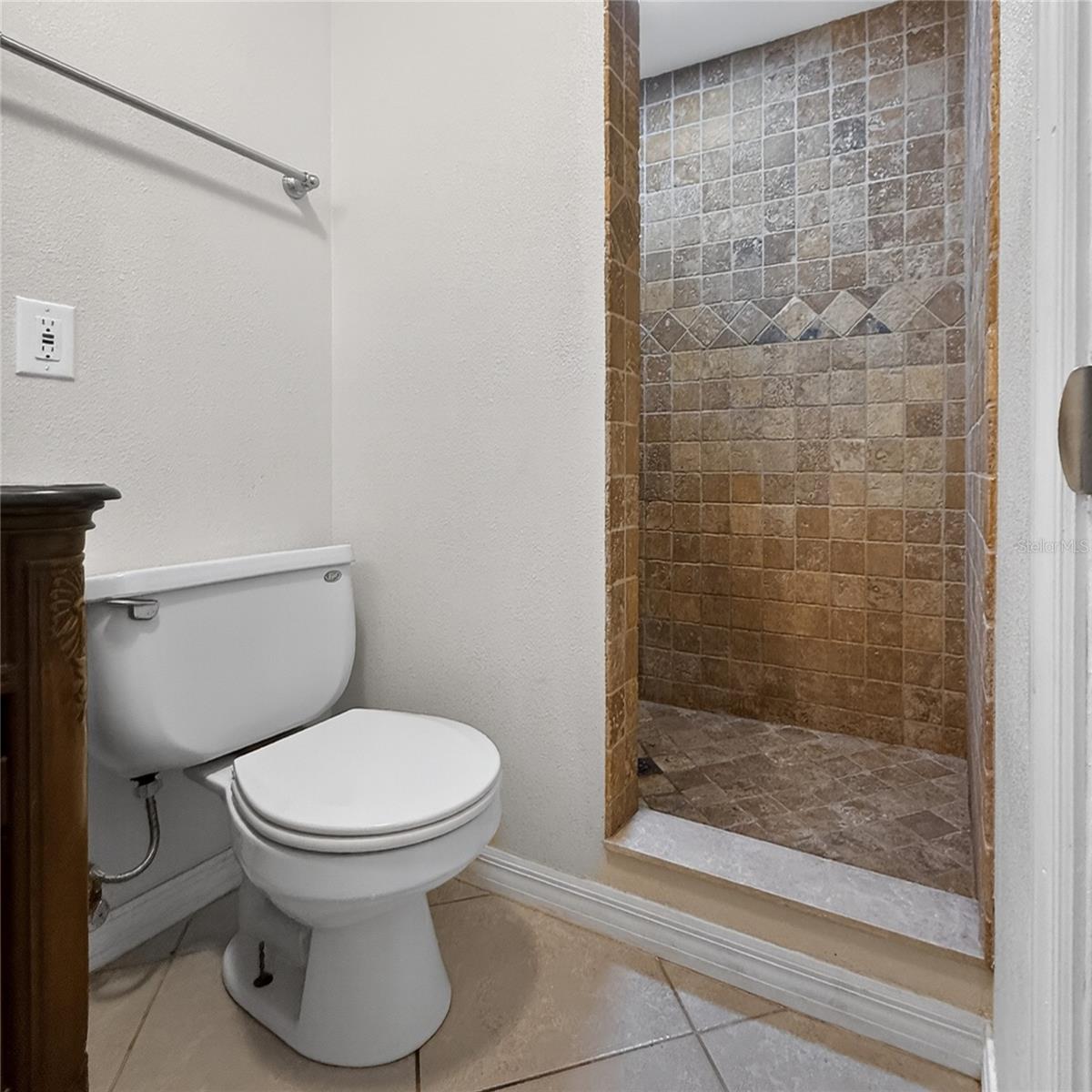 Image 15 of 24 For 17220 Estes Road