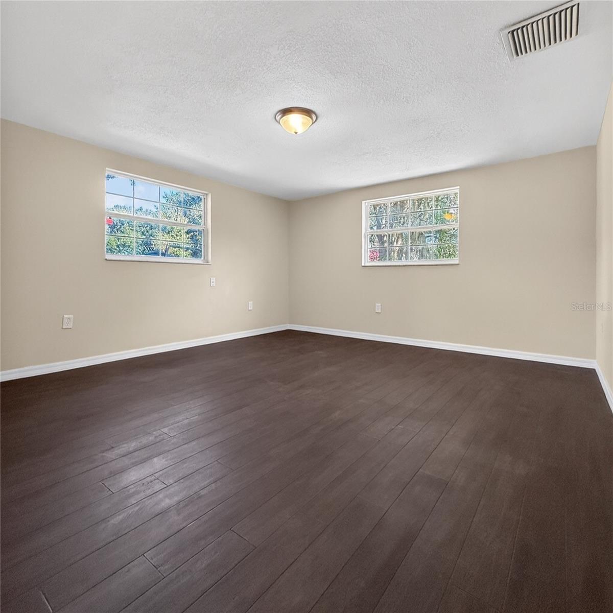 Image 21 of 24 For 17220 Estes Road