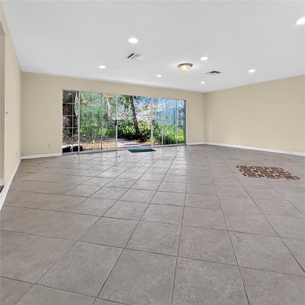 Image 7 of 24 For 17220 Estes Road