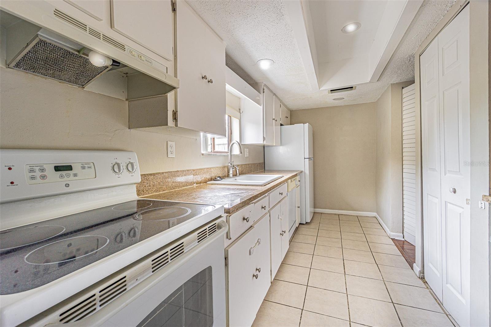 Image 3 of 21 For 8622 Cattail Drive 152