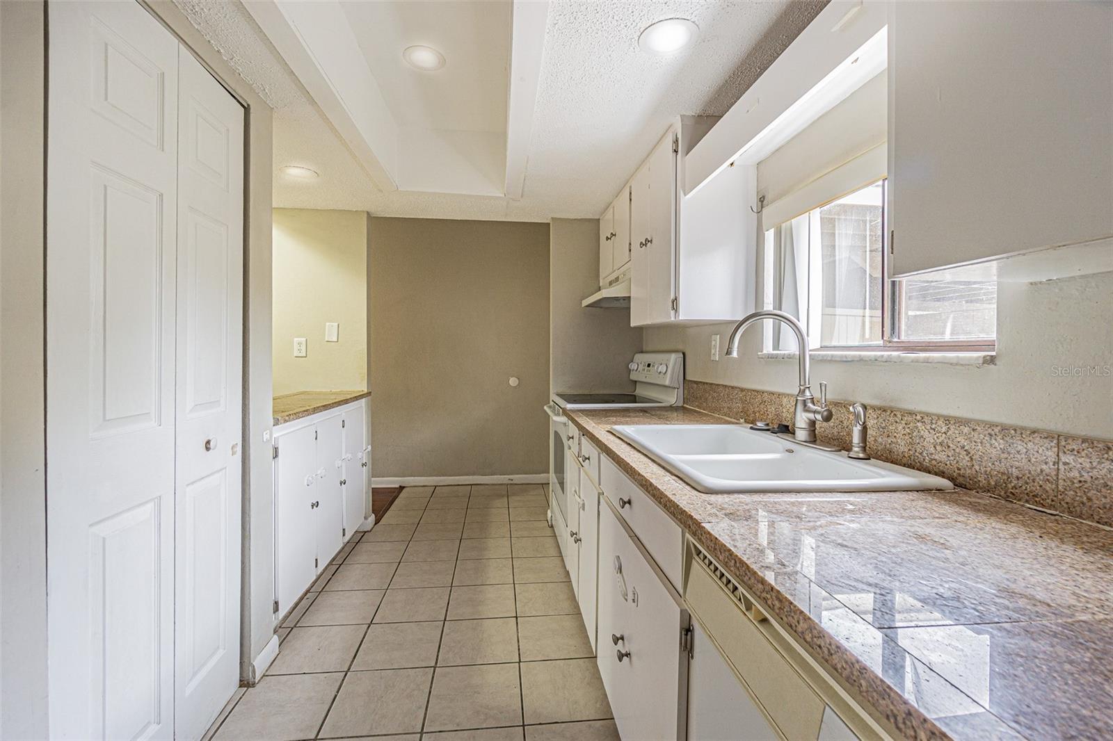 Image 4 of 21 For 8622 Cattail Drive 152