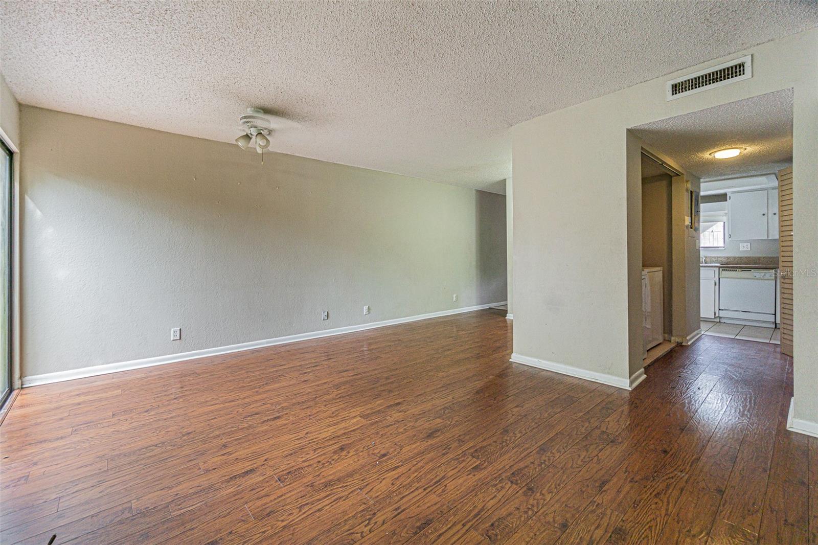 Image 7 of 21 For 8622 Cattail Drive 152