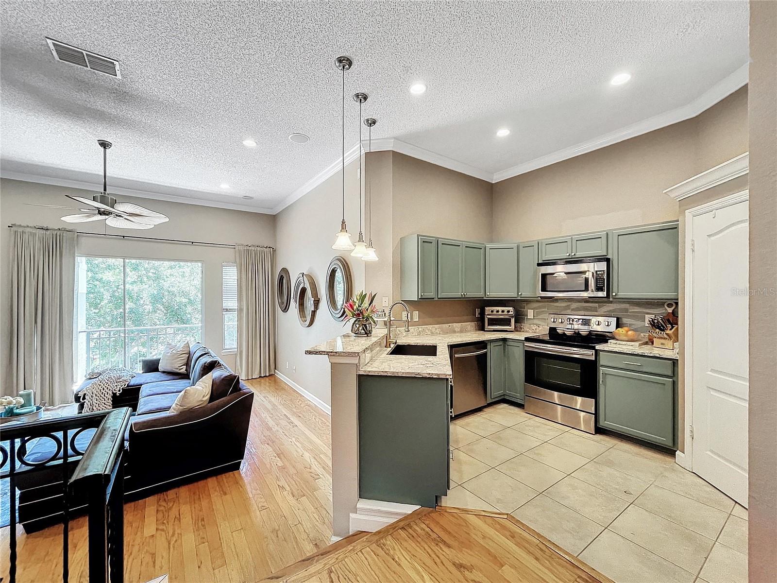 Image 11 of 40 For 704 Seagate Drive