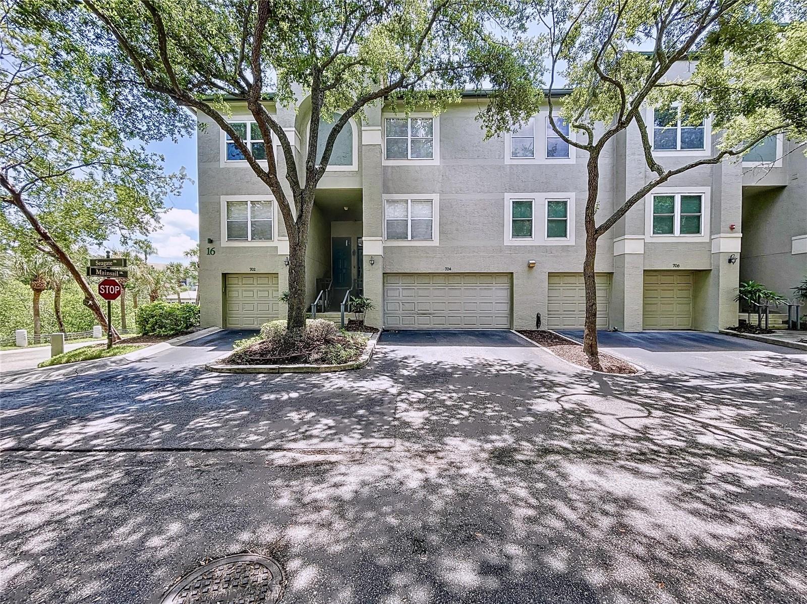 Image 36 of 40 For 704 Seagate Drive