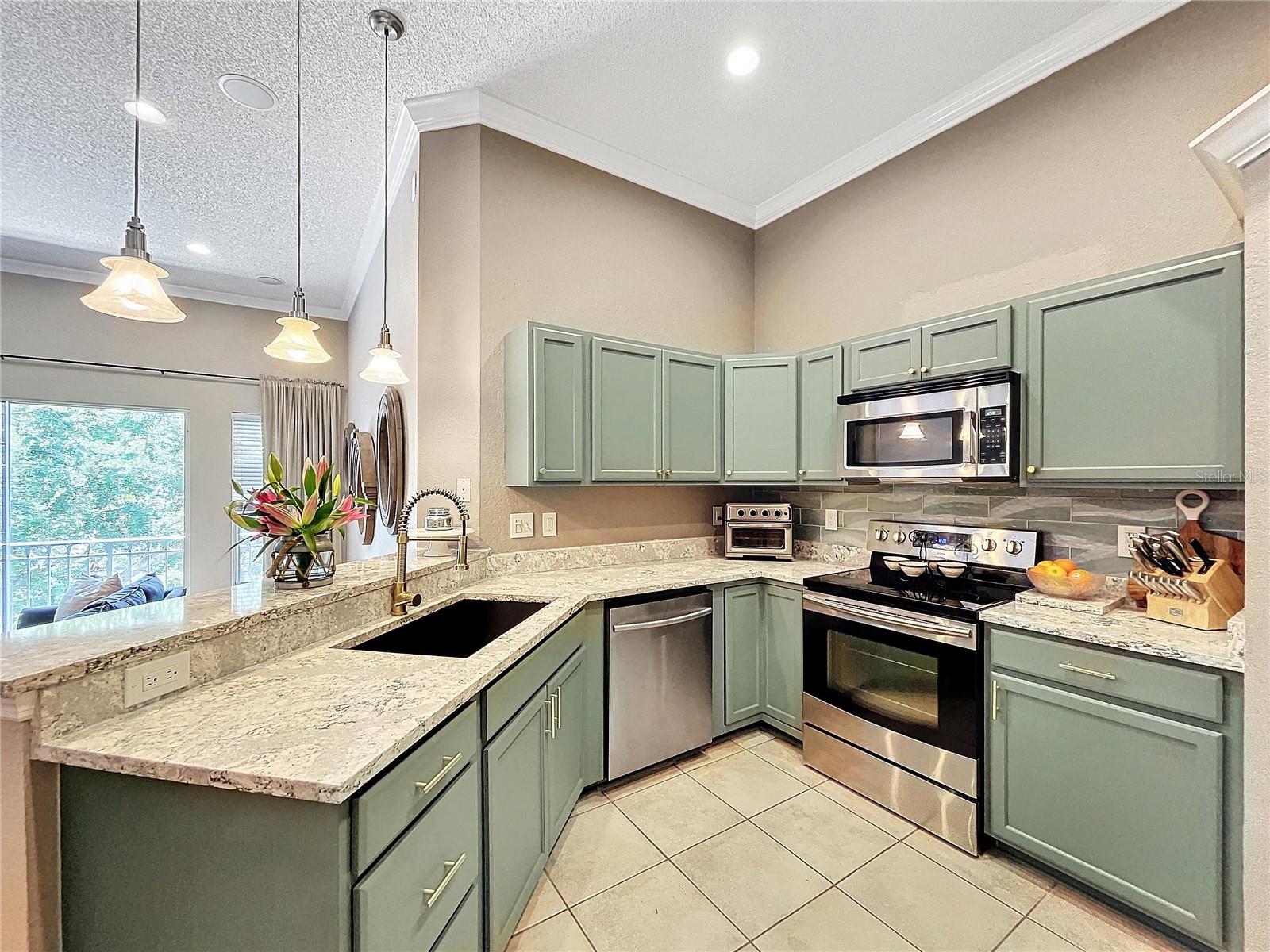 Image 9 of 40 For 704 Seagate Drive