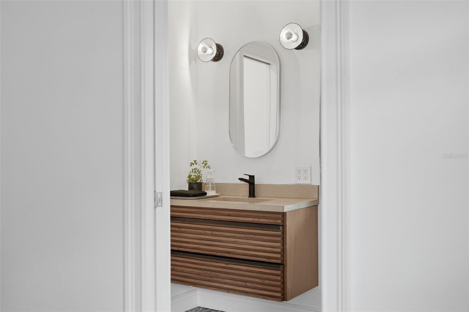 Image 18 of 40 For 1201 30th Avenue N