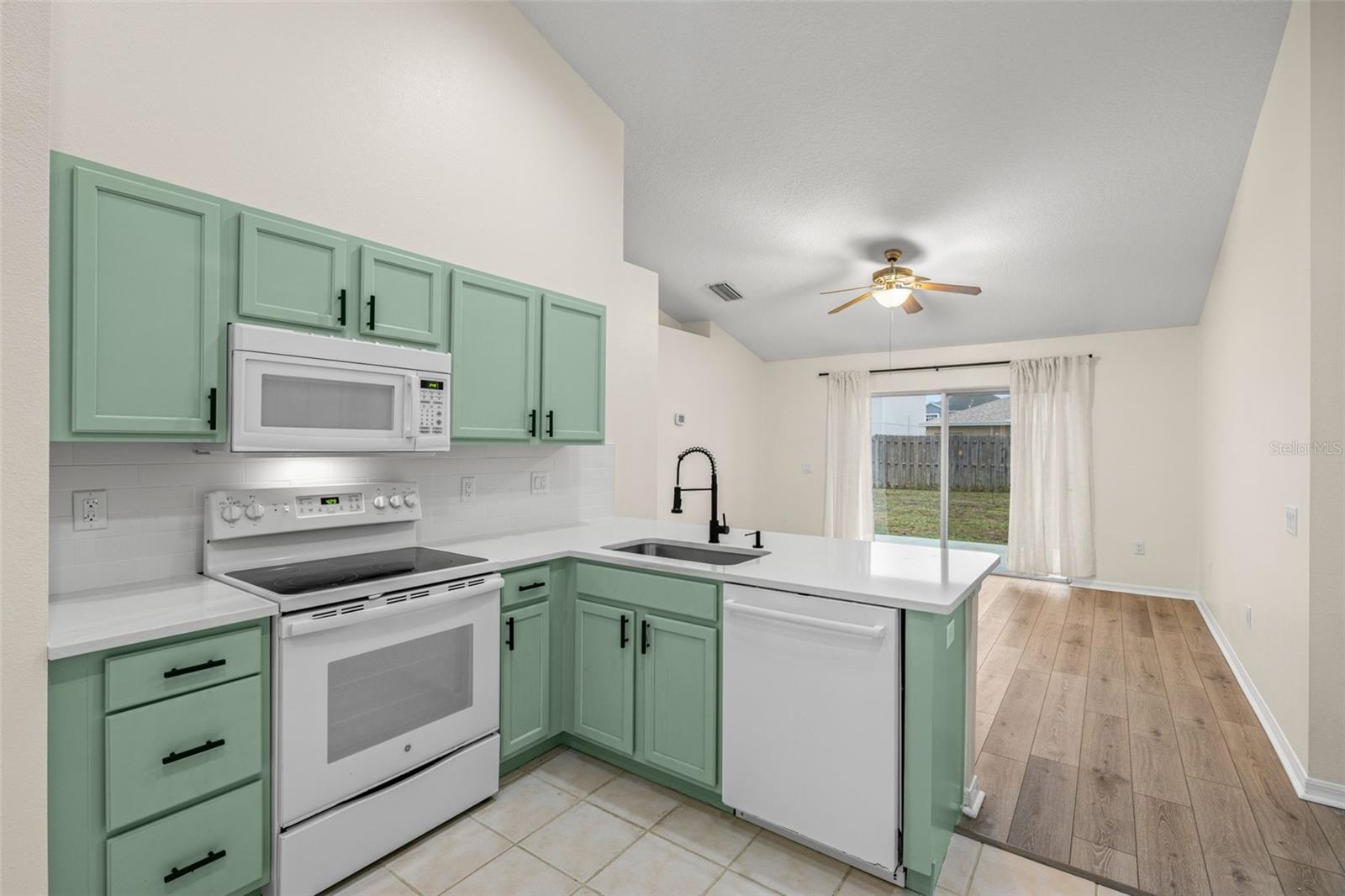 Image 10 of 35 For 25818 Bloomsbury Court