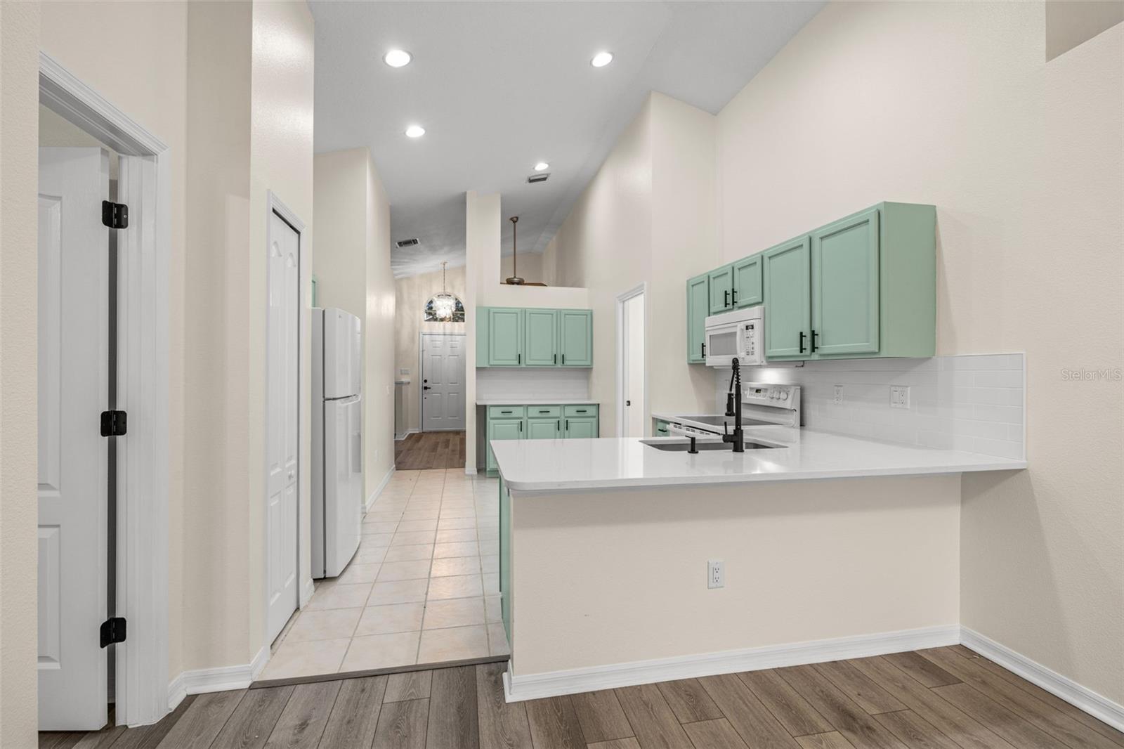 Image 12 of 35 For 25818 Bloomsbury Court