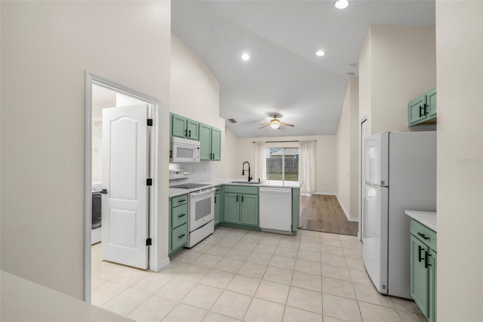 Image 13 of 35 For 25818 Bloomsbury Court