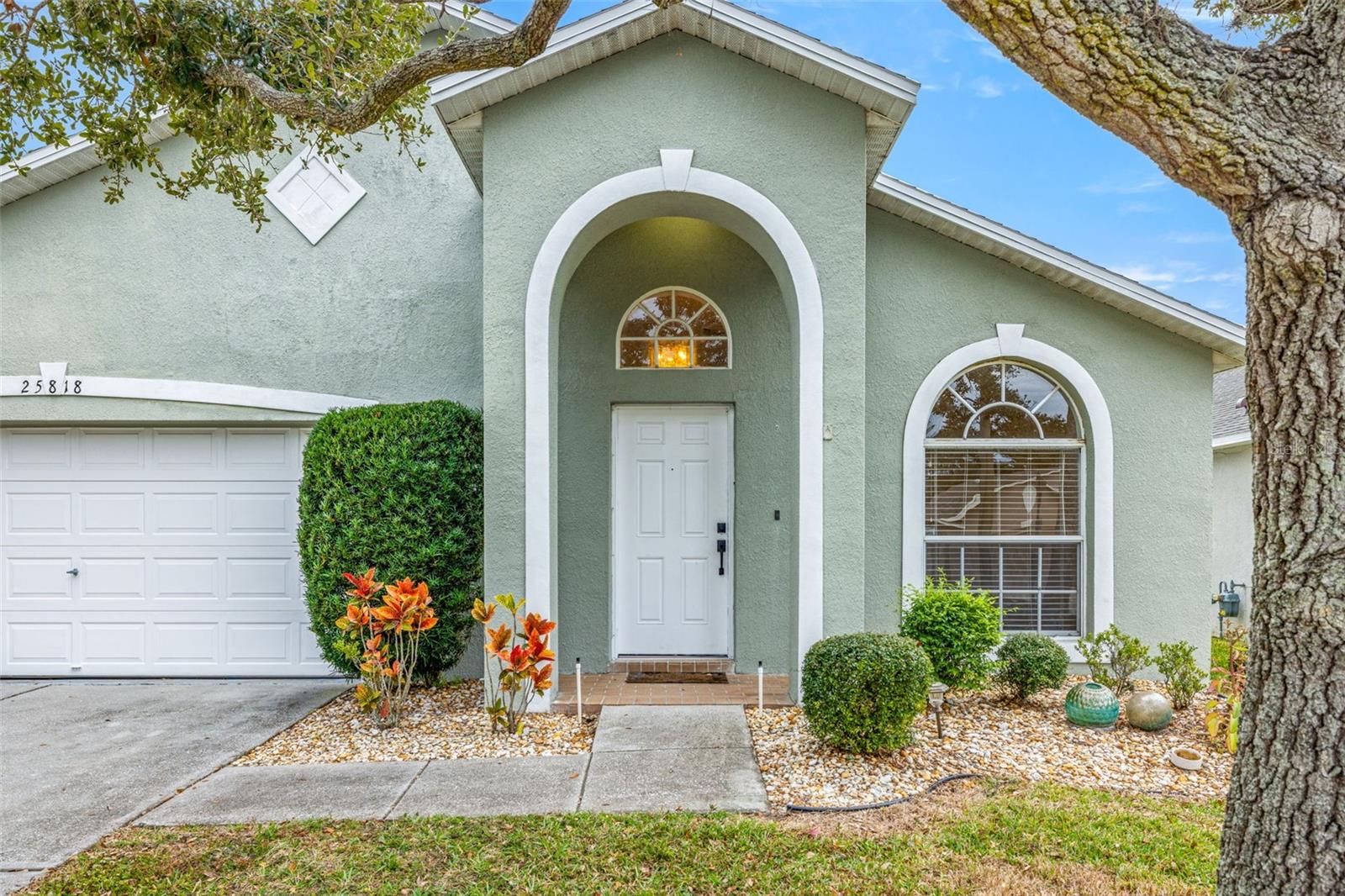 Image 4 of 35 For 25818 Bloomsbury Court