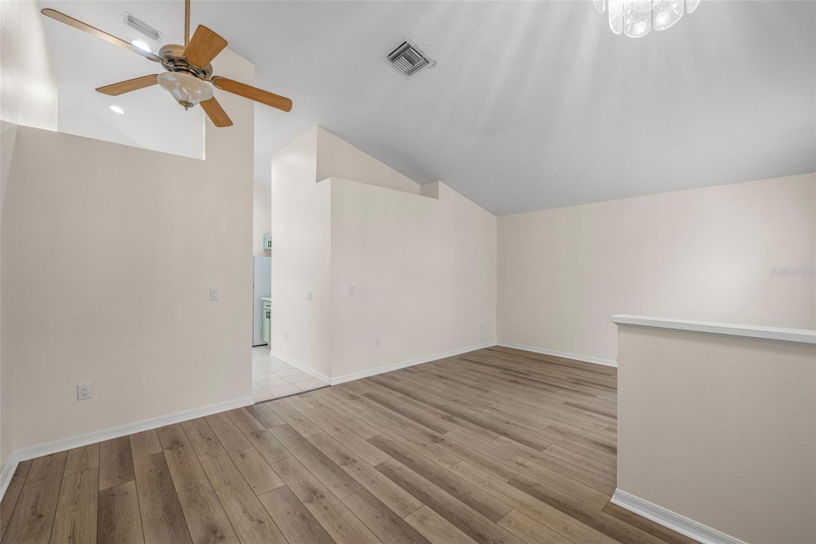 Image 6 of 35 For 25818 Bloomsbury Court