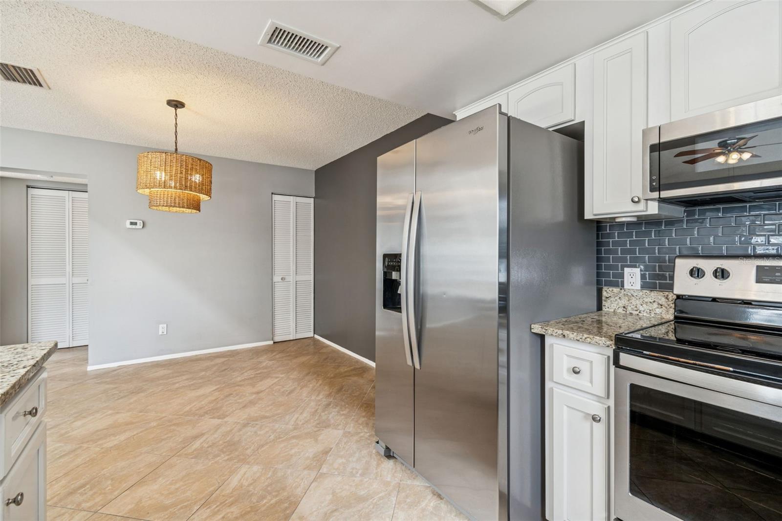 Image 15 of 29 For 5732 Calais Boulevard N 6