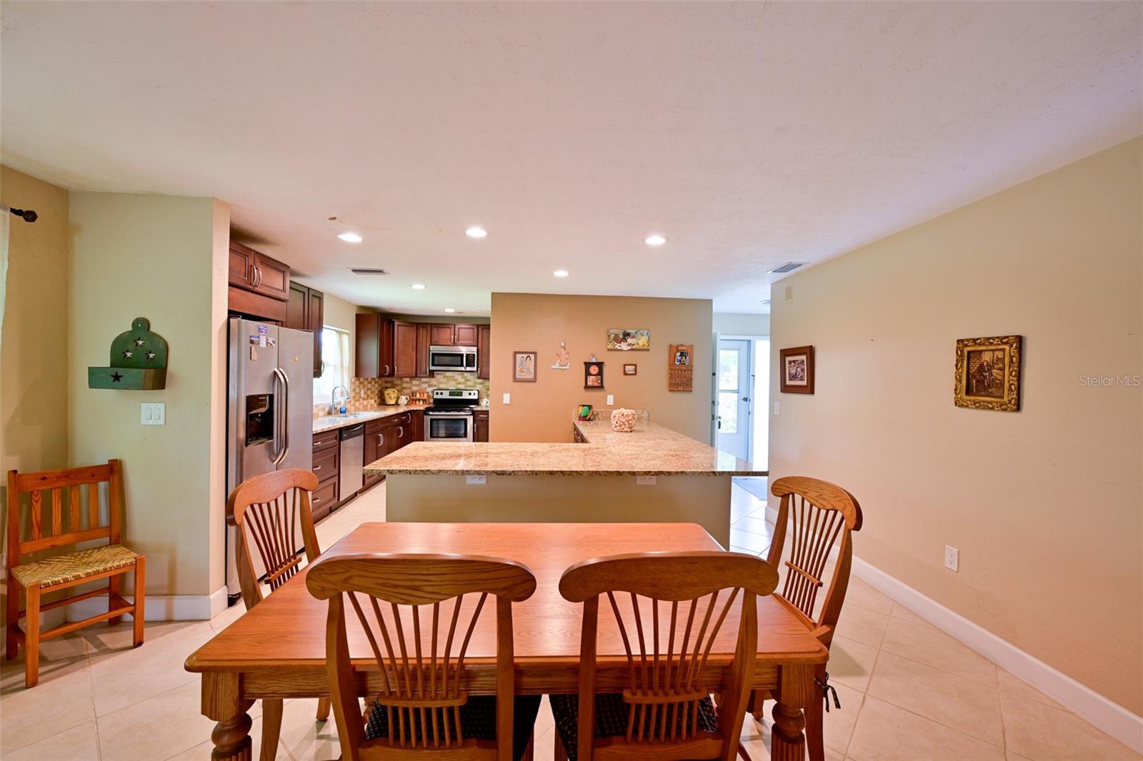 Image 3 of 48 For 1614 Stafford Lane 1206