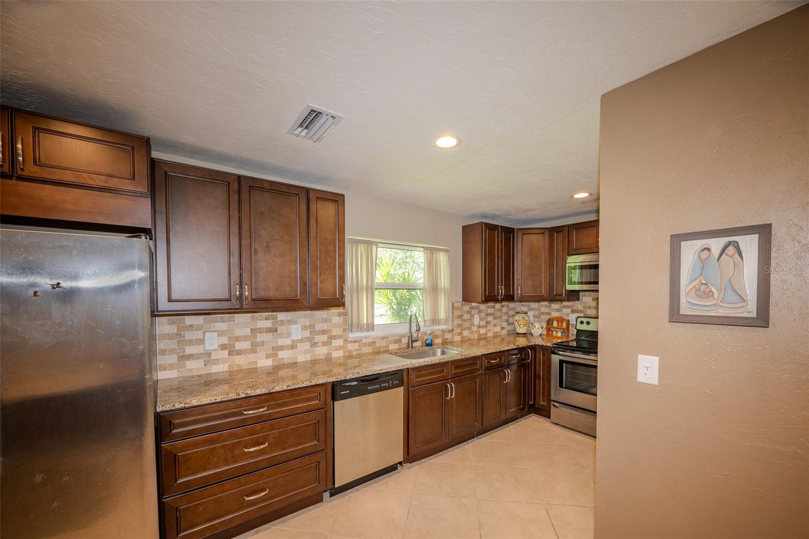 Image 9 of 48 For 1614 Stafford Lane 1206