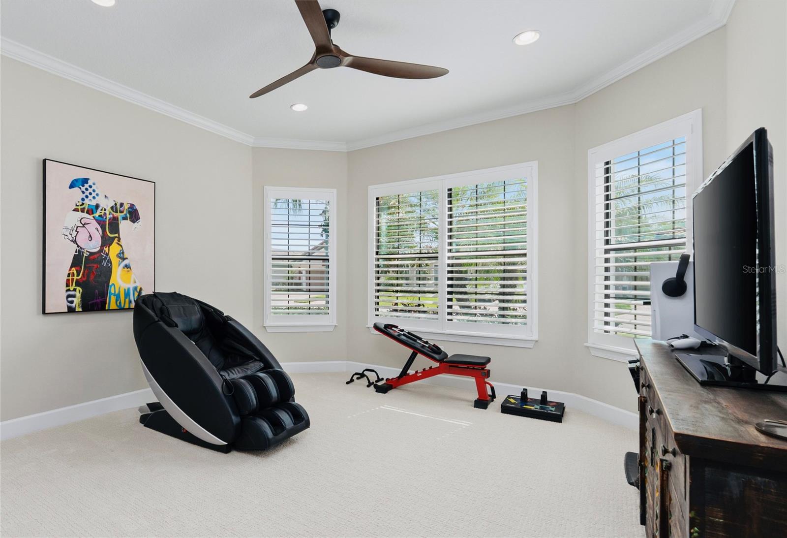 Listing photo id 13 for 11411 Juglans Drive