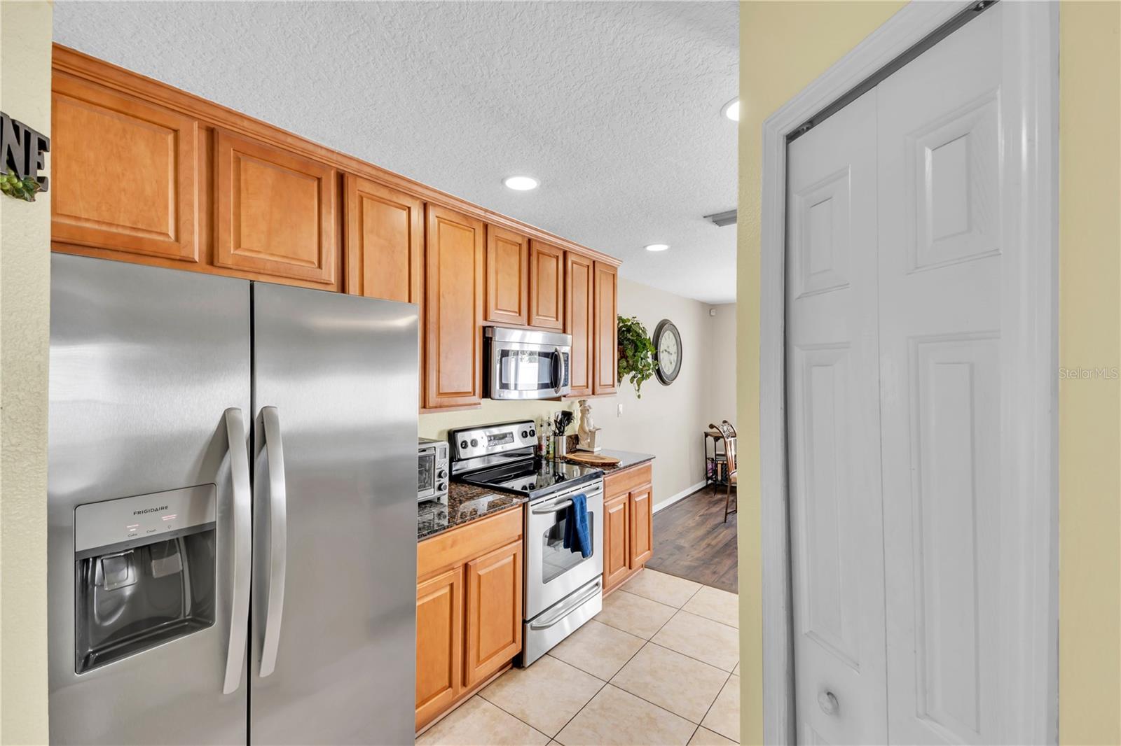 Image 10 of 35 For 3323 Thistledown Lane