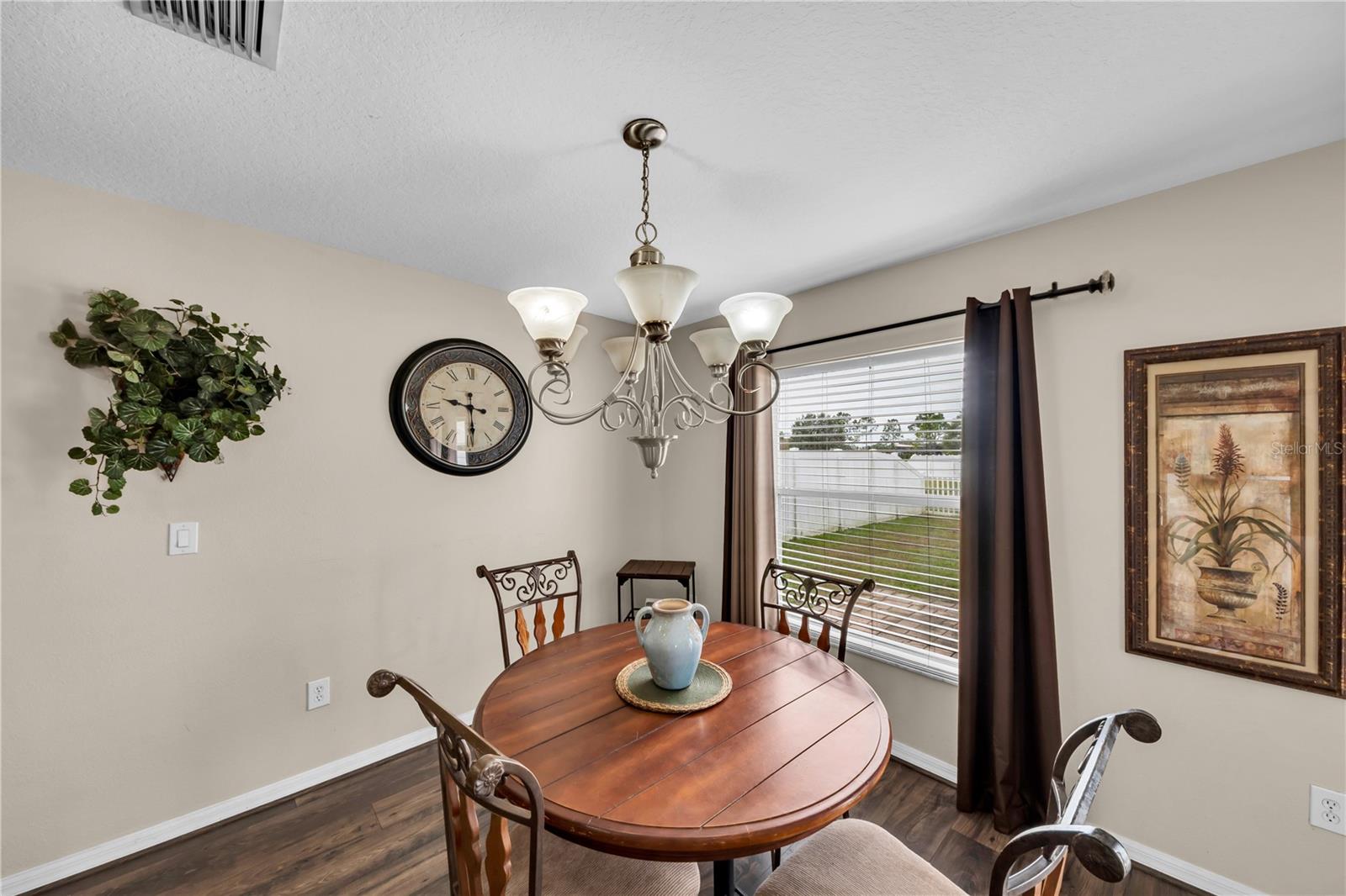 Image 6 of 35 For 3323 Thistledown Lane