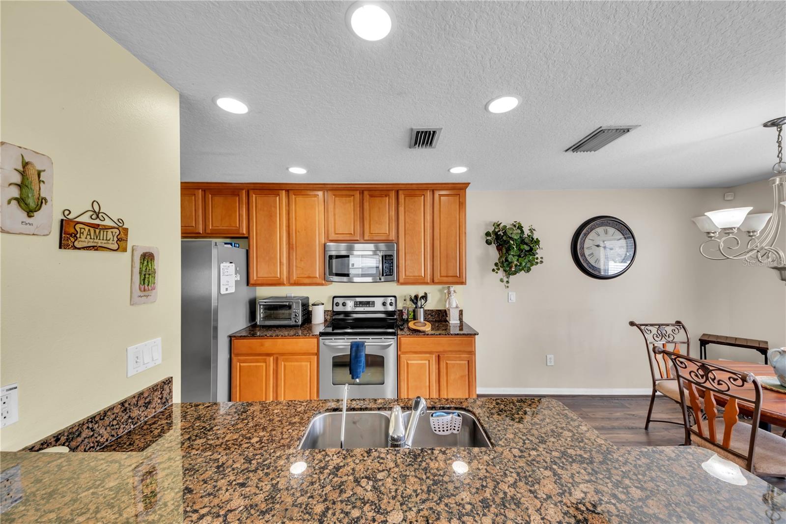 Image 8 of 35 For 3323 Thistledown Lane