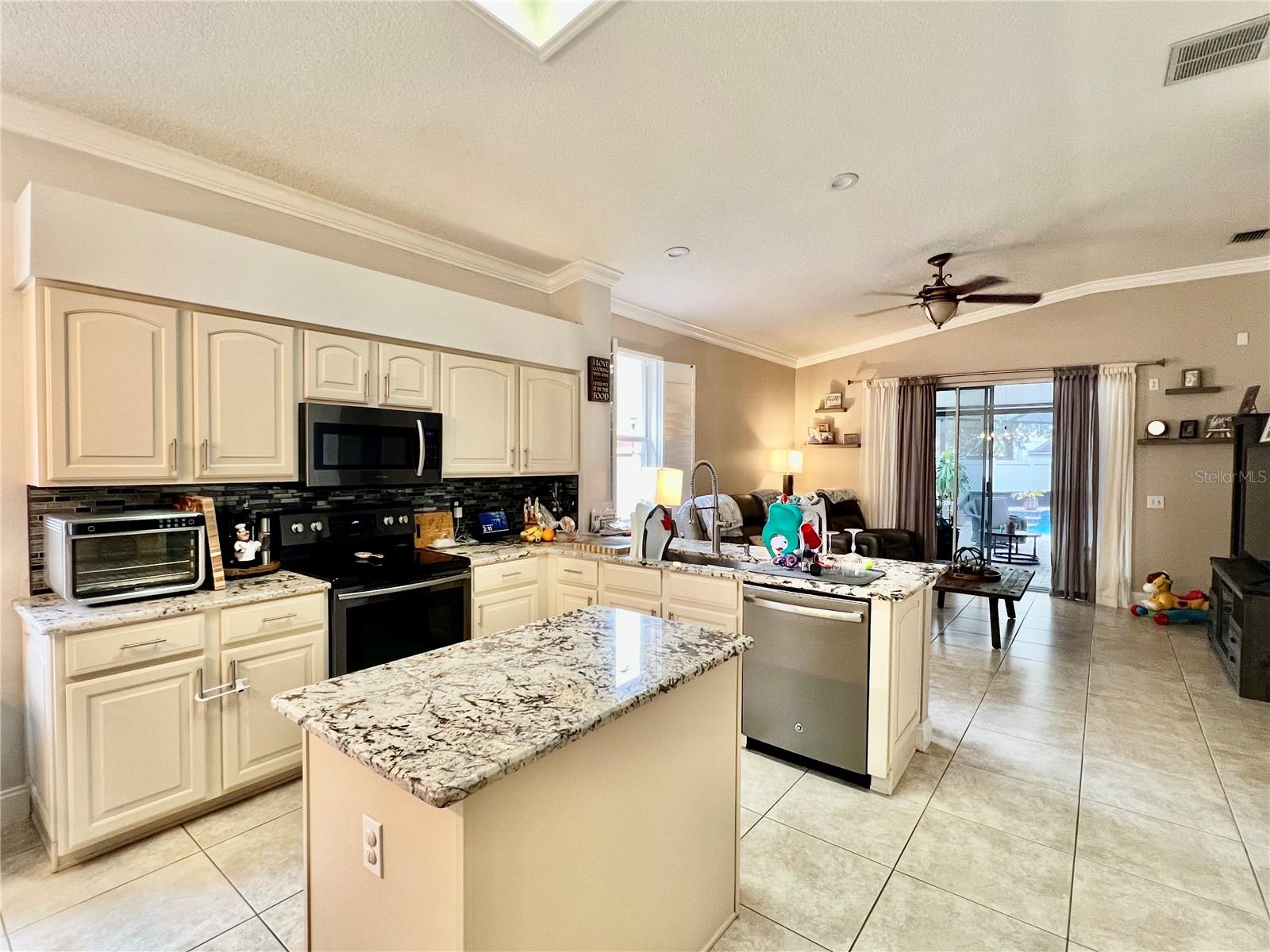 Image 9 of 33 For 9118 Whispering Willow Way