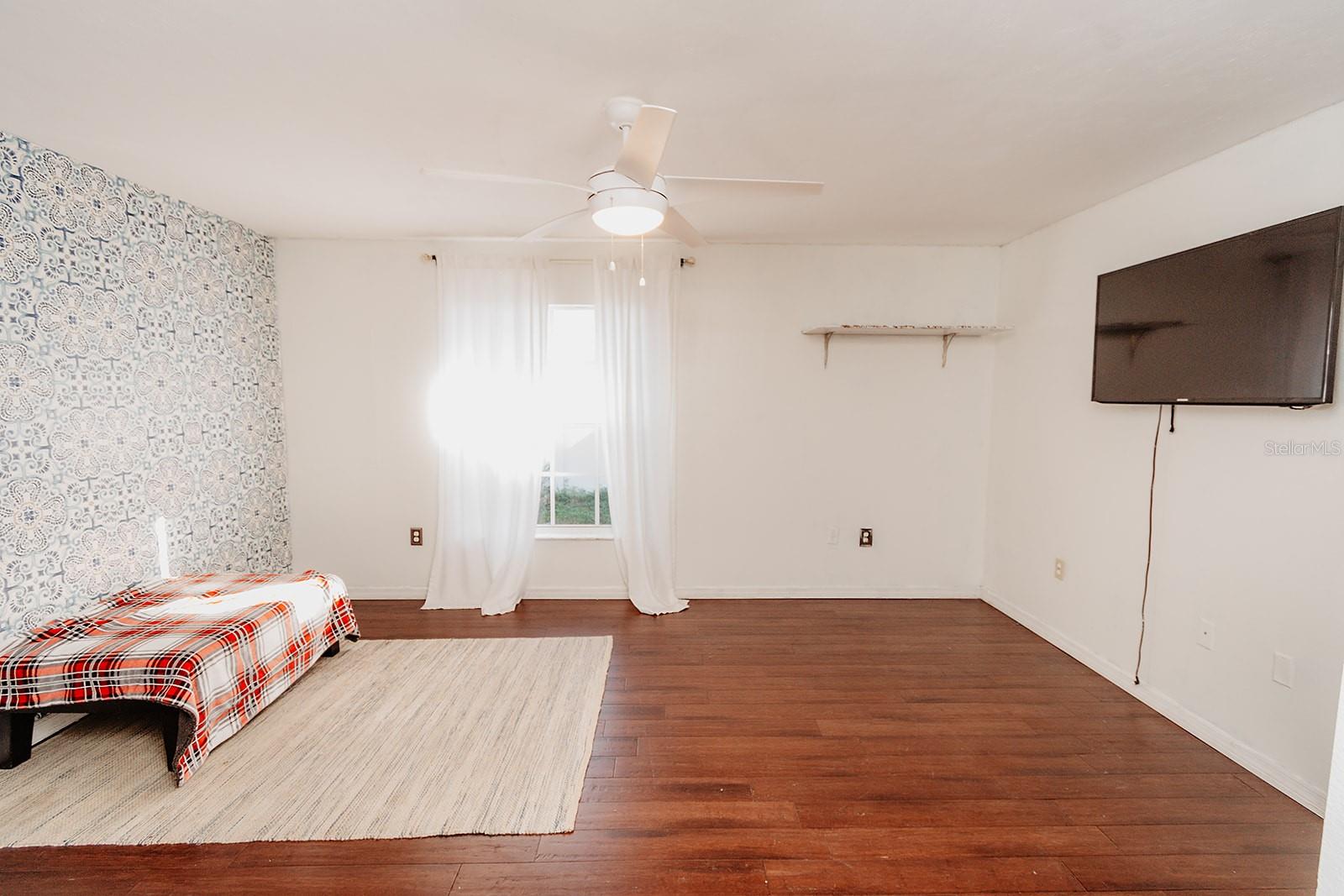 Image 12 of 25 For 403 Bigstaff Court