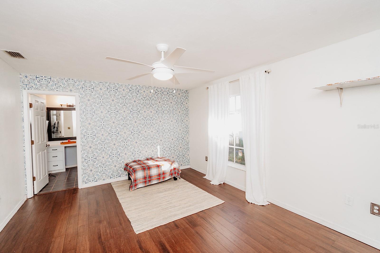 Image 13 of 25 For 403 Bigstaff Court