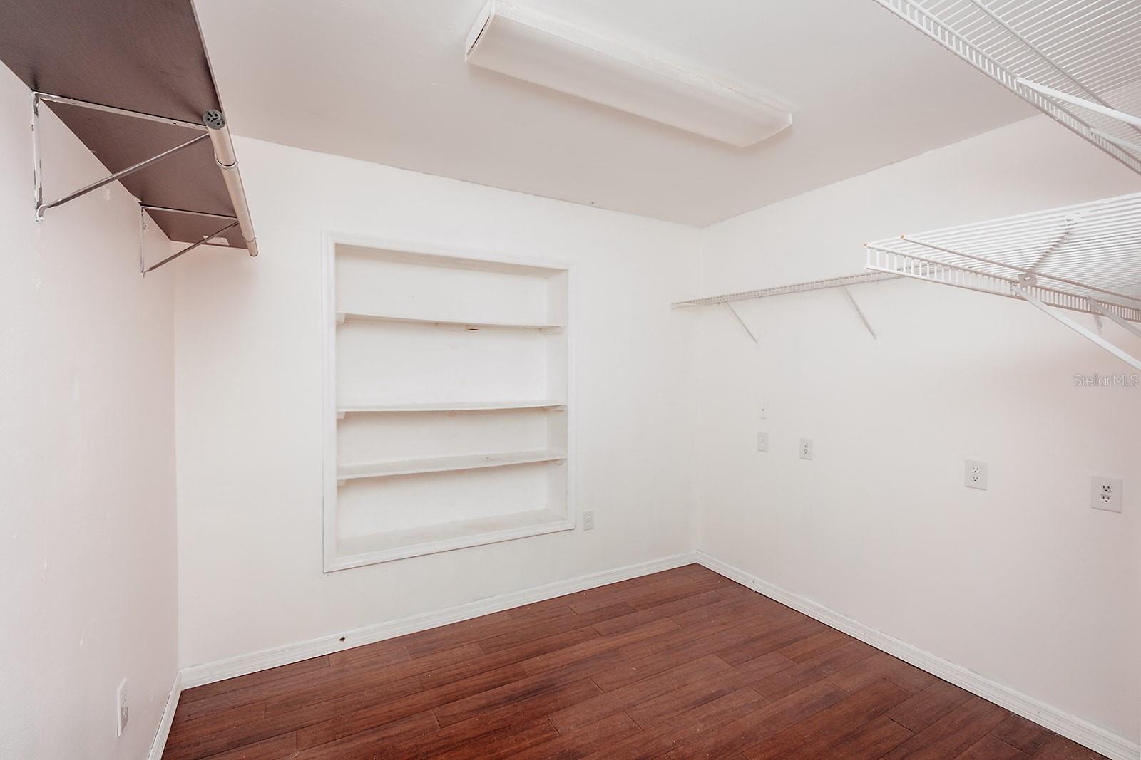 Image 23 of 25 For 403 Bigstaff Court