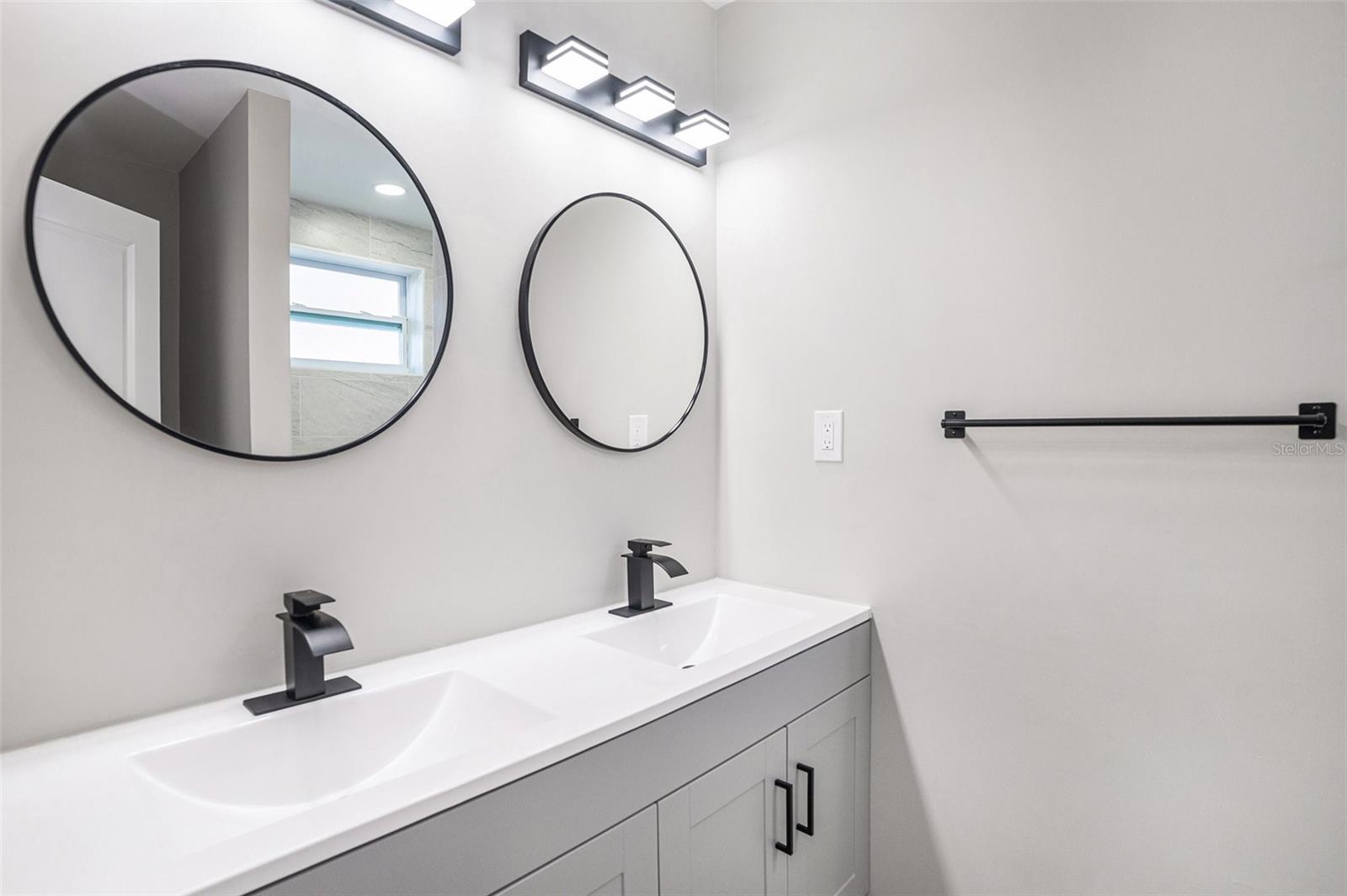 Image 13 of 25 For 3412 Springfield Drive