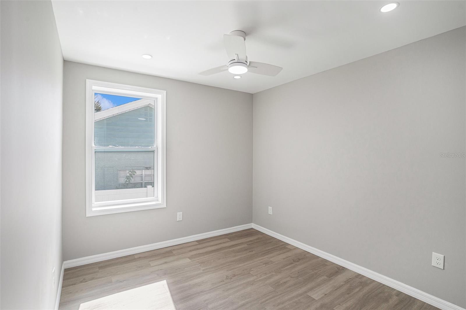 Image 14 of 25 For 3412 Springfield Drive