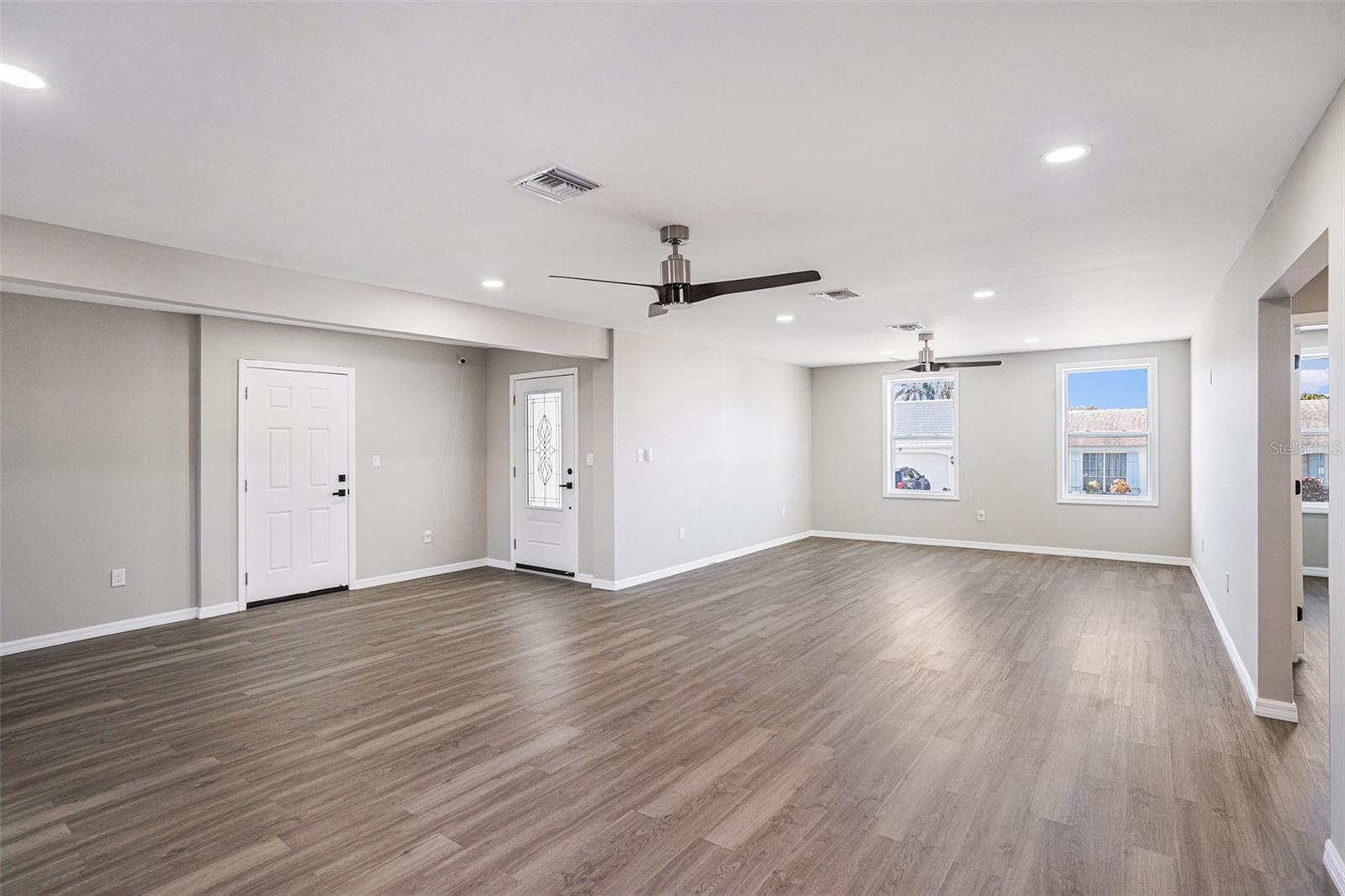 Image 4 of 25 For 3412 Springfield Drive