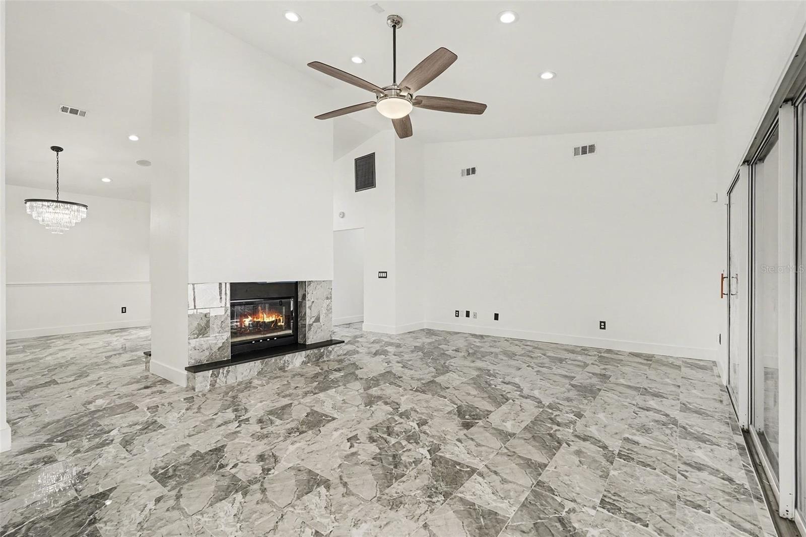 Image 12 of 37 For 905 Clearcreek Drive