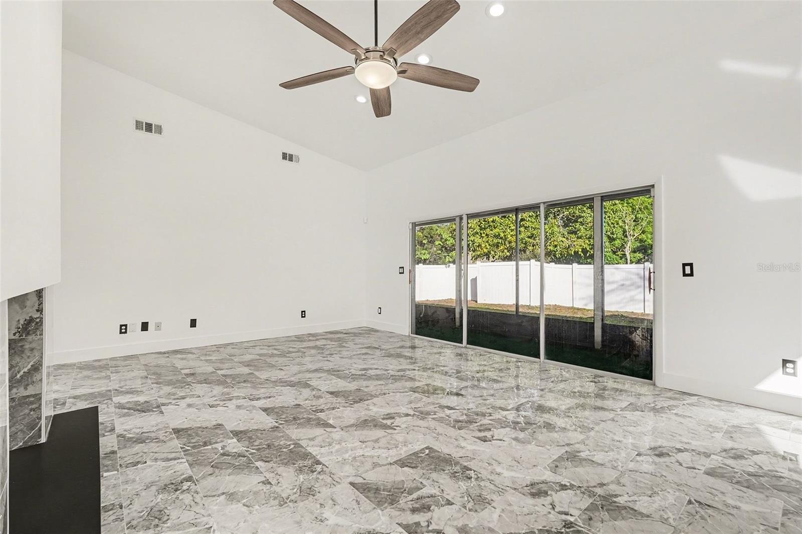 Image 13 of 37 For 905 Clearcreek Drive