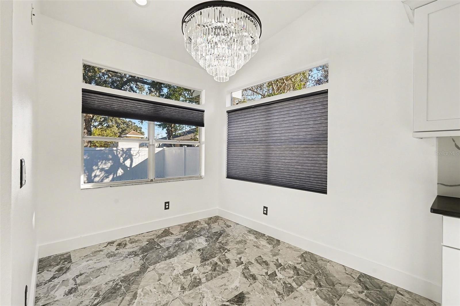 Image 14 of 37 For 905 Clearcreek Drive