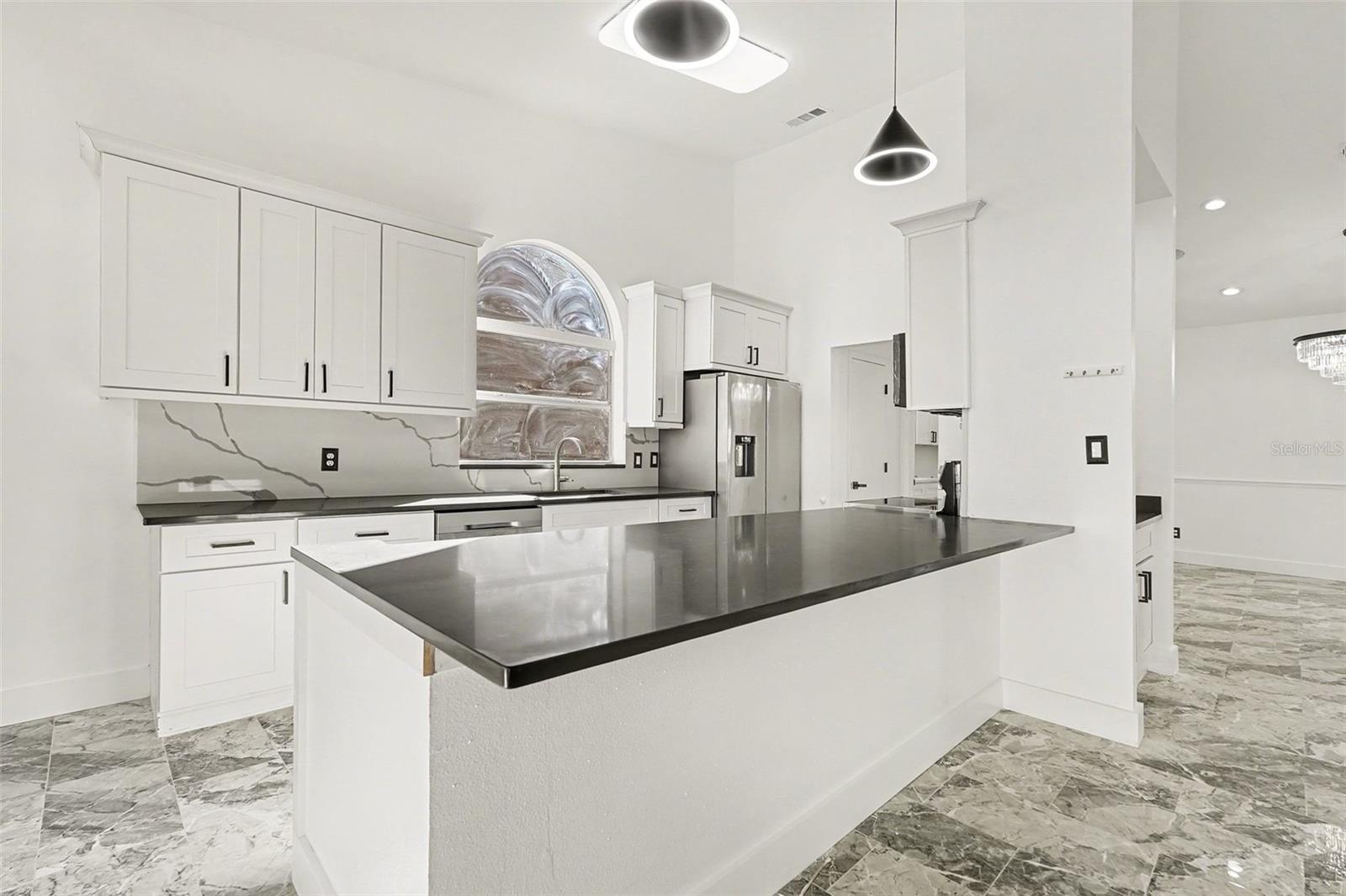 Image 17 of 37 For 905 Clearcreek Drive