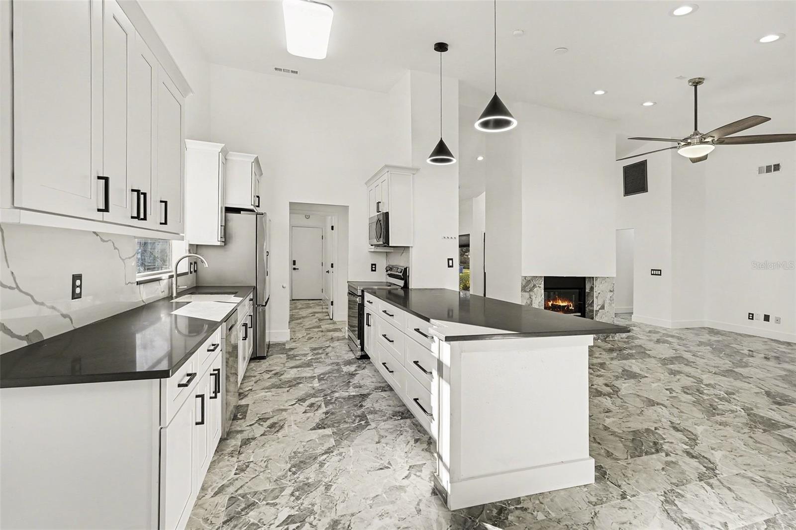 Image 18 of 37 For 905 Clearcreek Drive