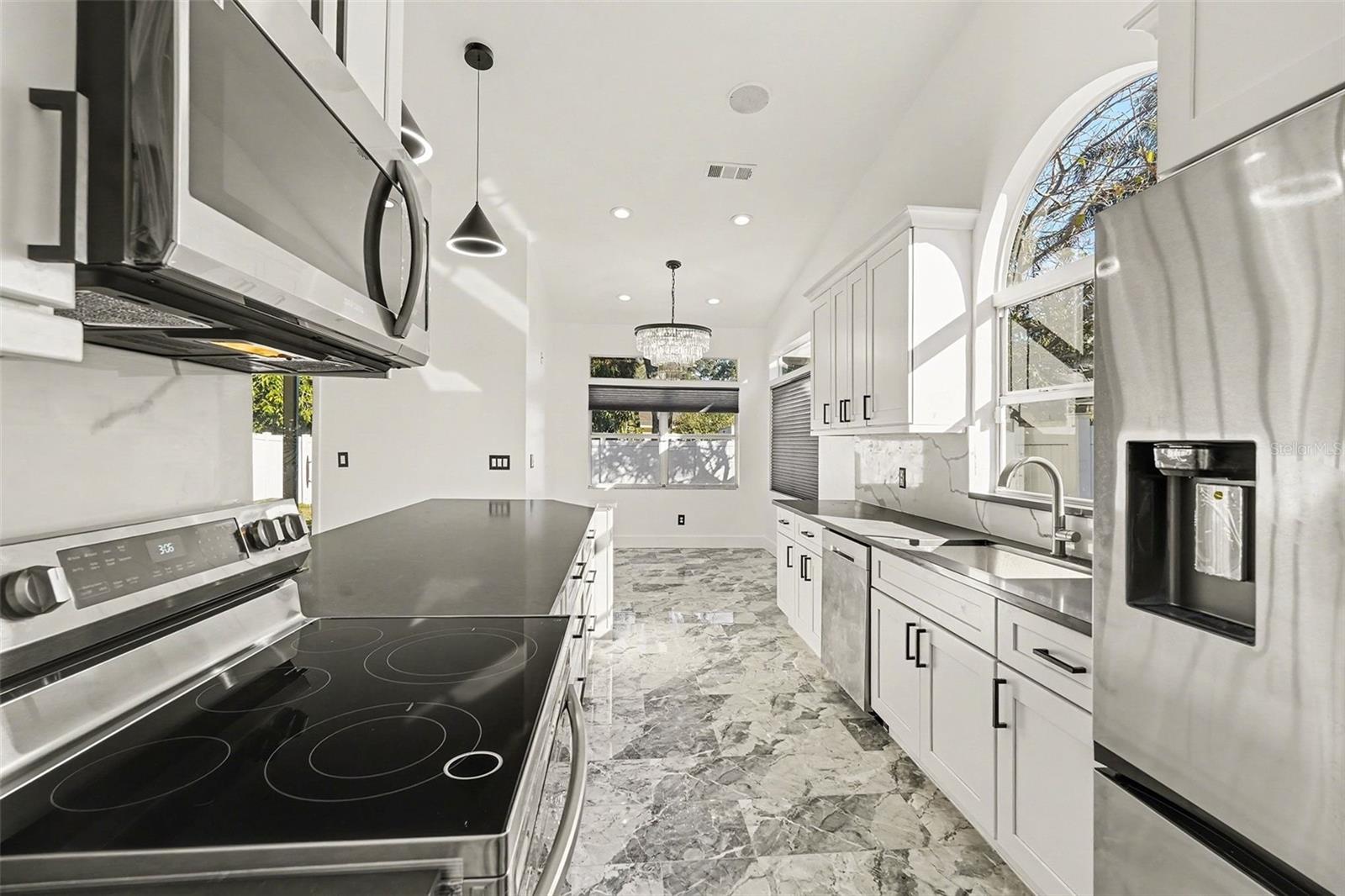 Image 19 of 37 For 905 Clearcreek Drive