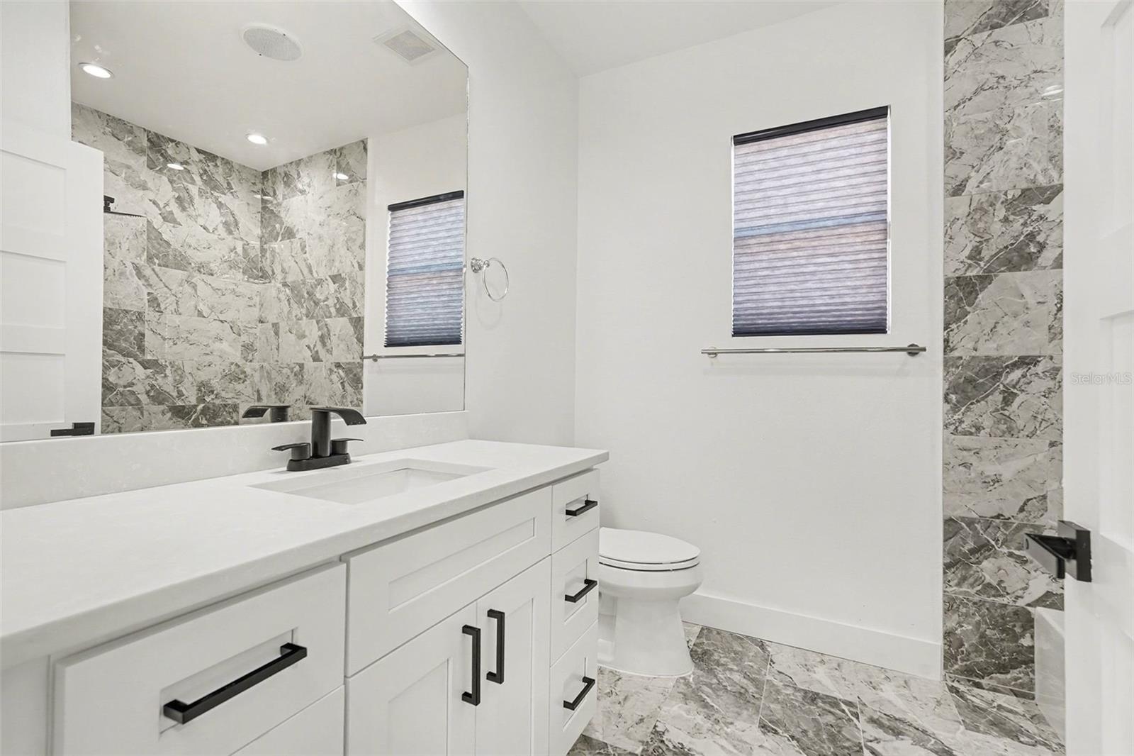 Image 25 of 37 For 905 Clearcreek Drive