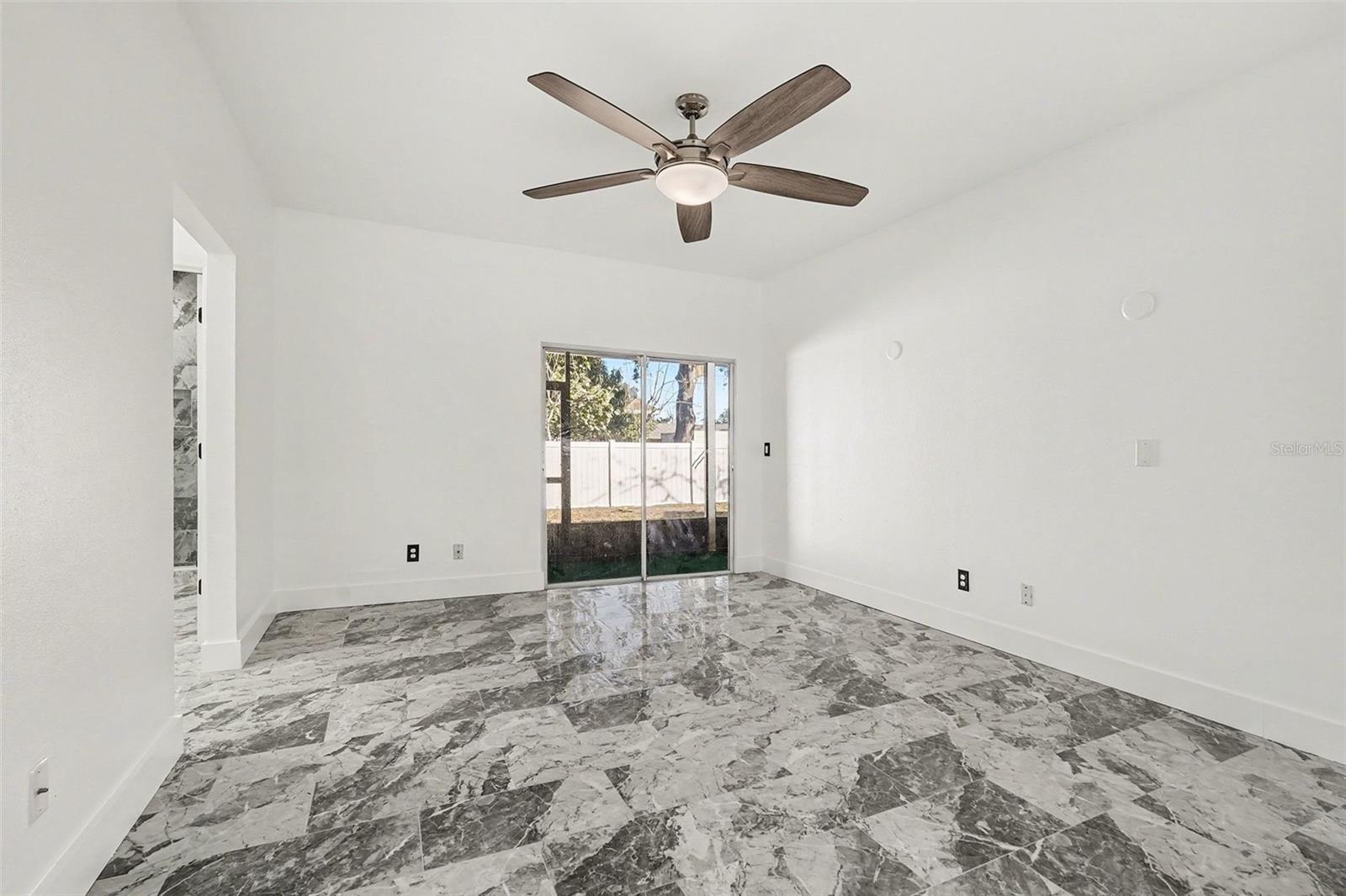 Image 28 of 37 For 905 Clearcreek Drive