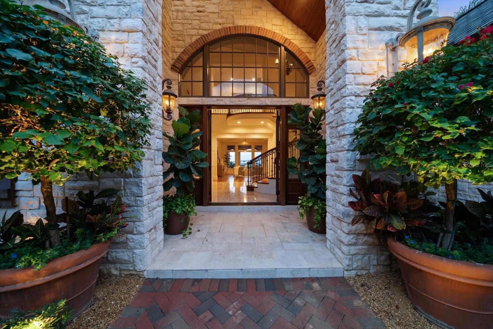 Image 16 of 98 For 118 Harbor View Lane