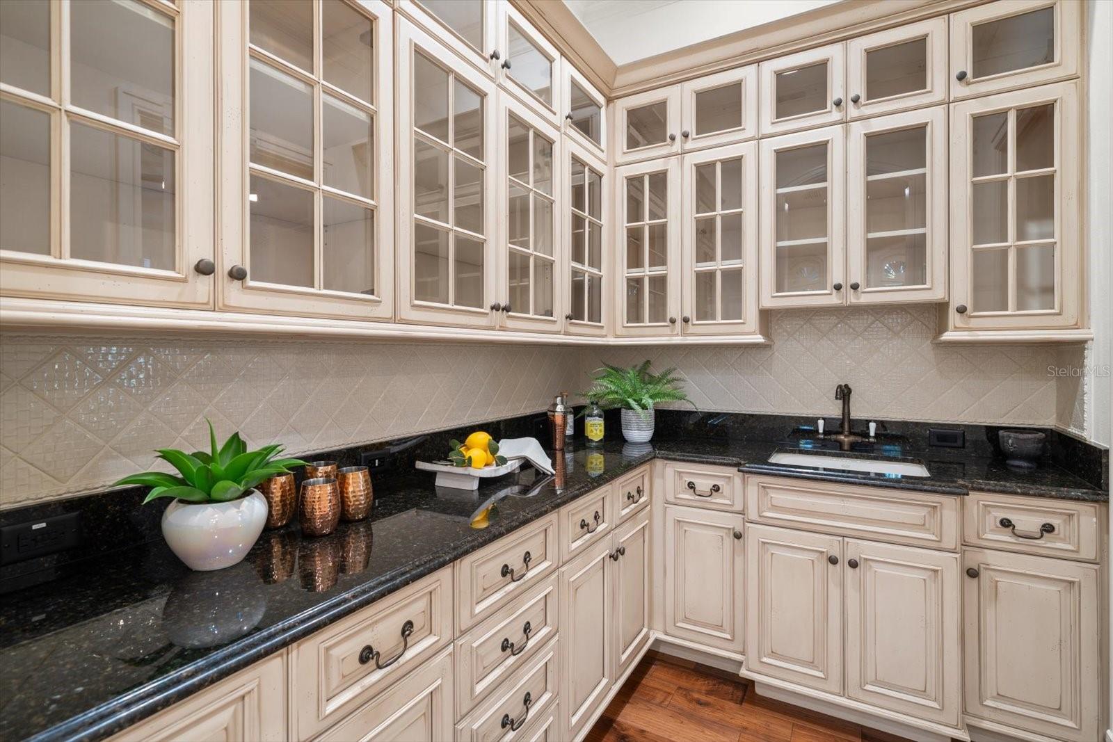 Image 32 of 98 For 118 Harbor View Lane