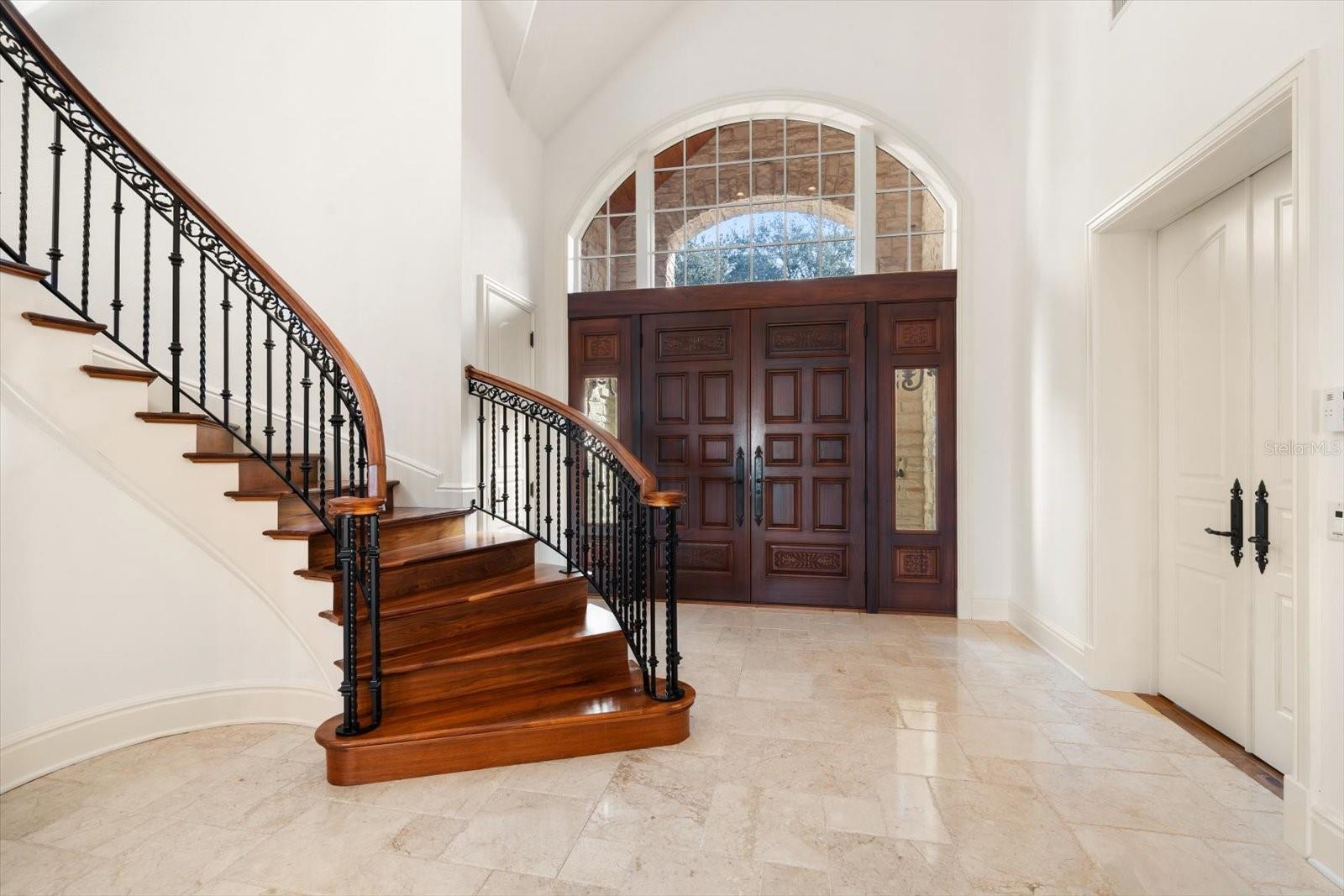 Image 37 of 98 For 118 Harbor View Lane